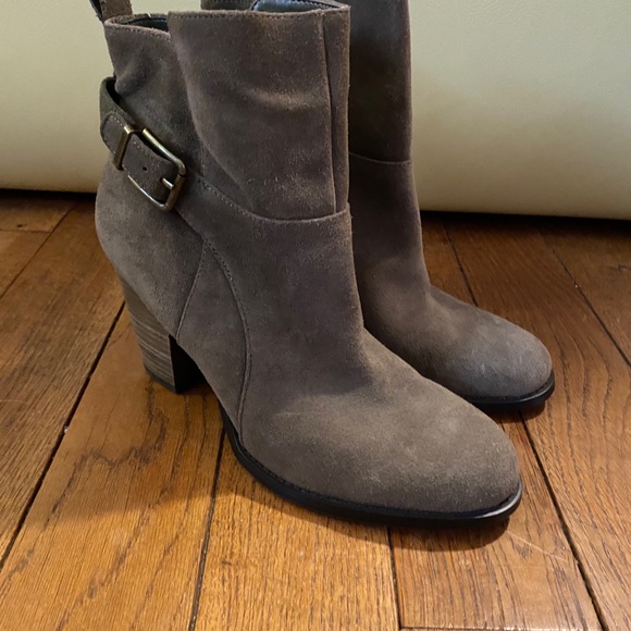 TAUPE SUEDE ANKLE BOOTS BY IVANKA - Picture 3 of 5